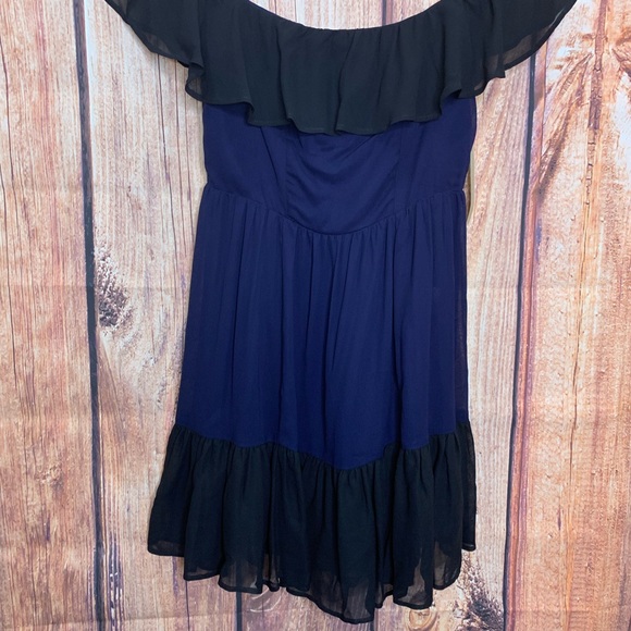 REFORMATION | Bonnie Off Shoulder Dress - Picture 4 of 8